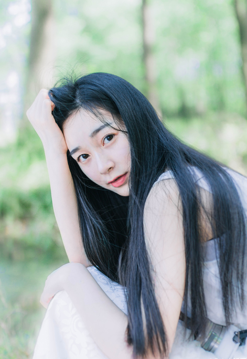 好朋友就是会在面前死命损你，又会在背后拼命维护你的人。